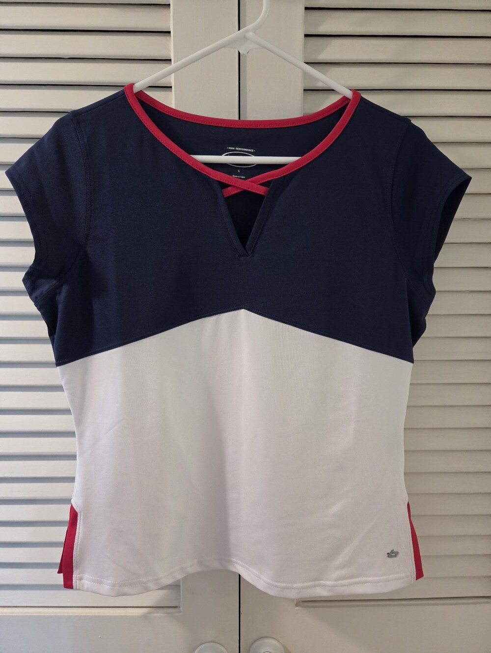 Bolle Navy & White Colorblock V-Neck Women’s Active Top with Red Trim. Sx L